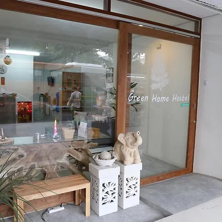 Green Home Hostel And Massage