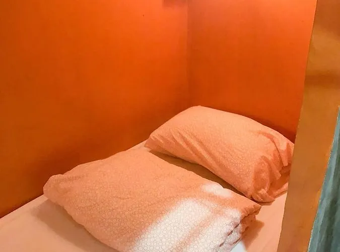 Ostello And Massage